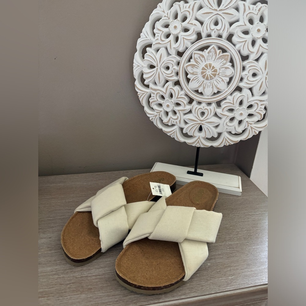 NWT Aerie Sandals
